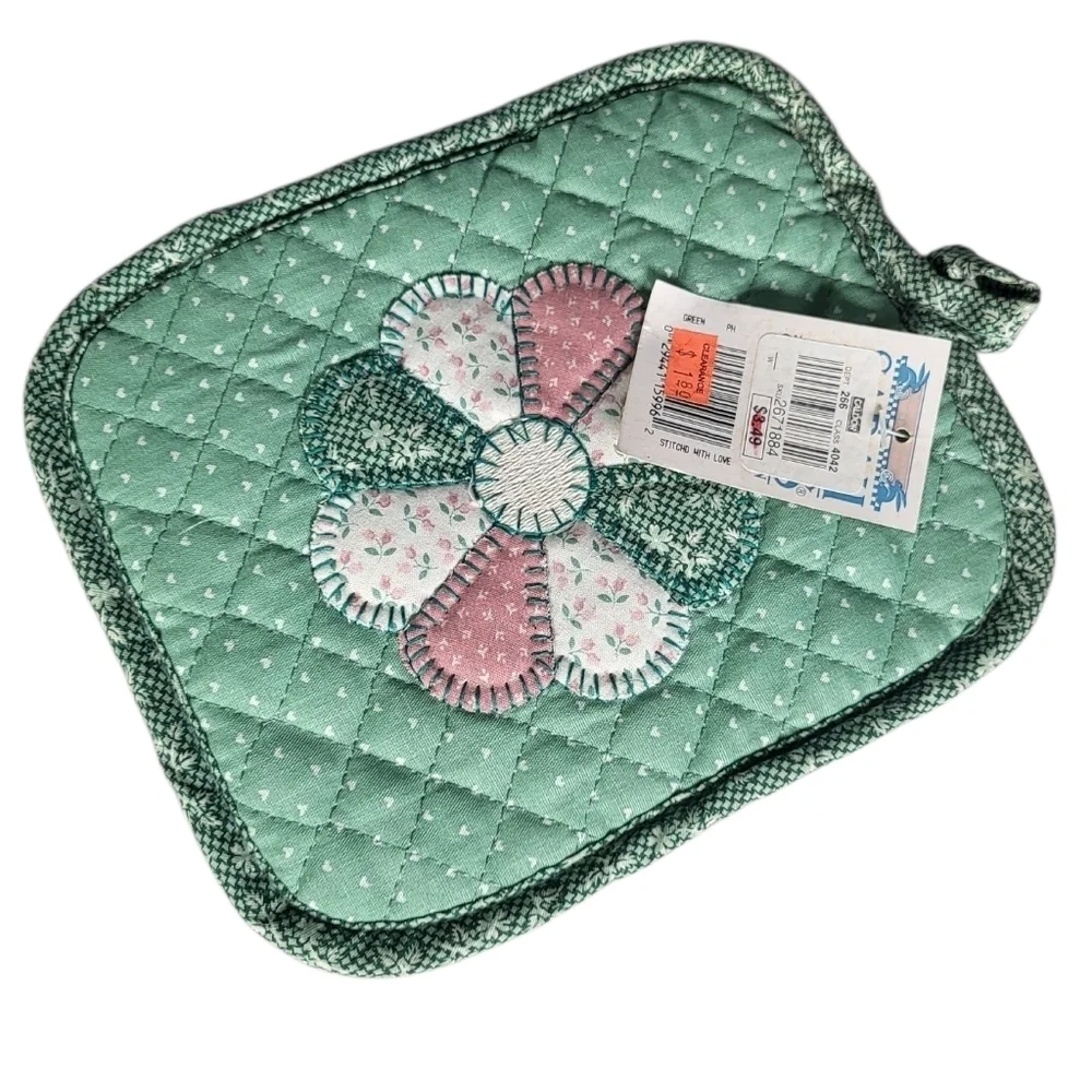 Vintage Quilted Green Pink Floral Rose's White Floral Pot White Hearts